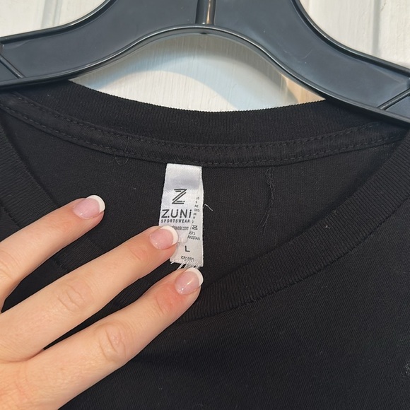 Blue Beetle Black tshirt size large - Picture 3 of 4